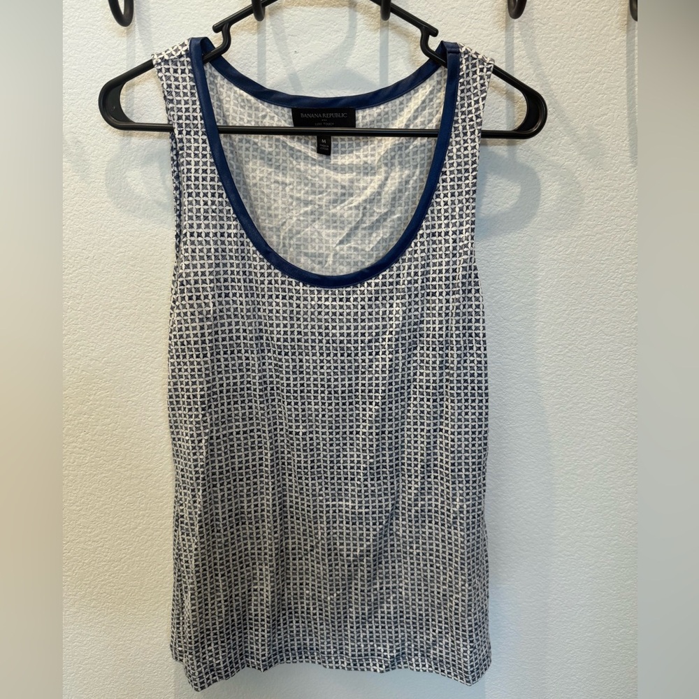 Banana Republic Luxe Touch Blue & White Geo Print Tank - Size M